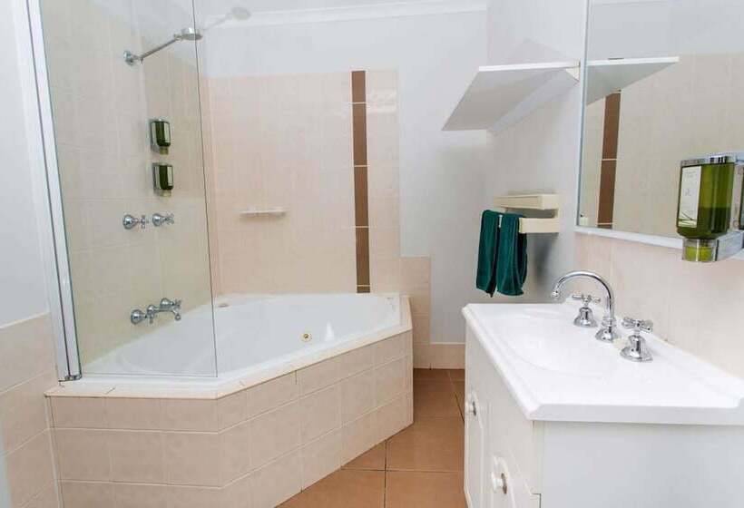 בית מלון כפרי Solitary Islands Resort