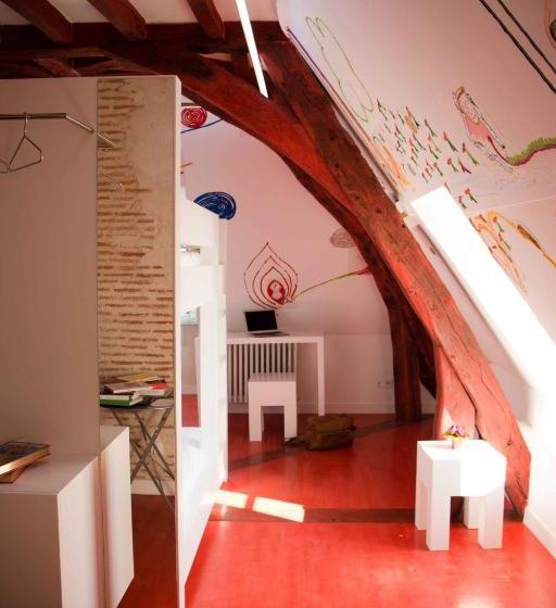 בית מלון כפרי Surprenantes   Château Du Pé