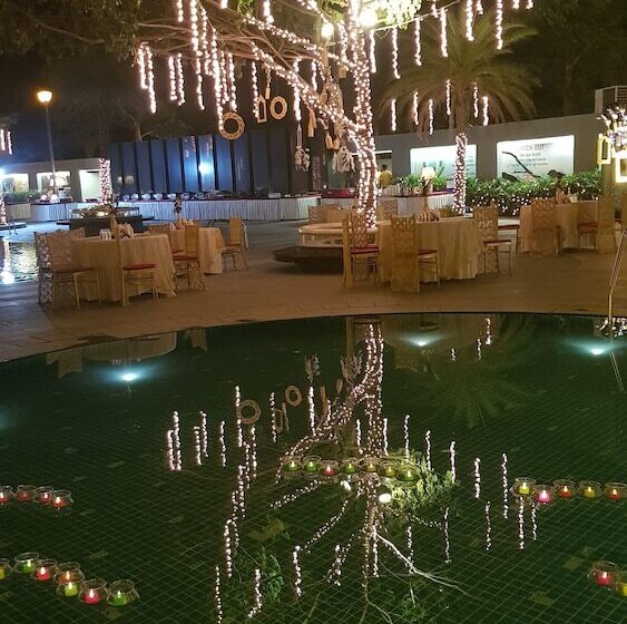 Hotel The Emerald Club