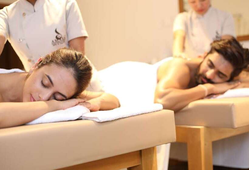 Hotel The Emerald Club