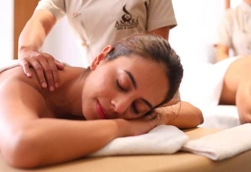 Hotel The Emerald Club