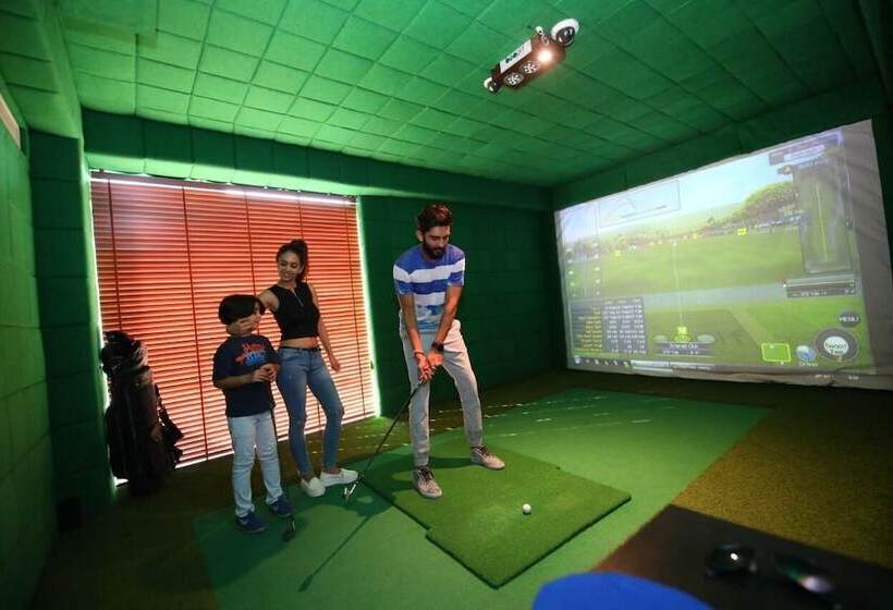 Hotel The Emerald Club