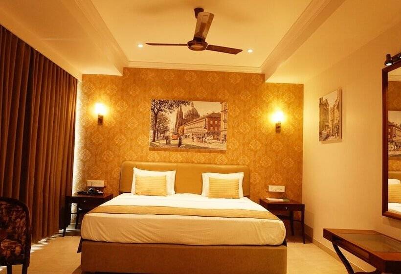 Hotel The Emerald Club