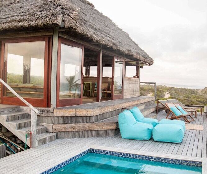 Отель Travessia Beach Lodge