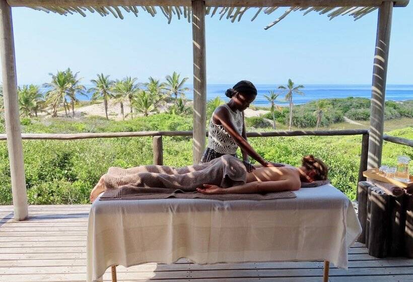 Отель Travessia Beach Lodge