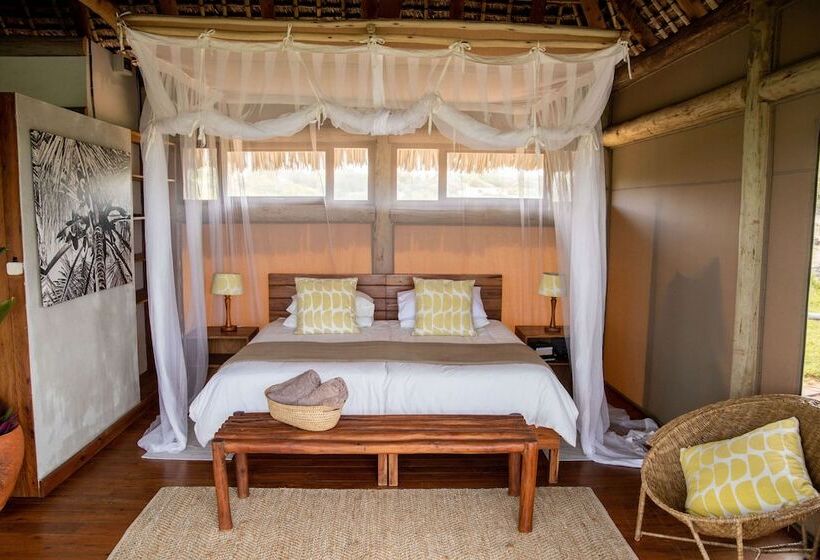 Отель Travessia Beach Lodge