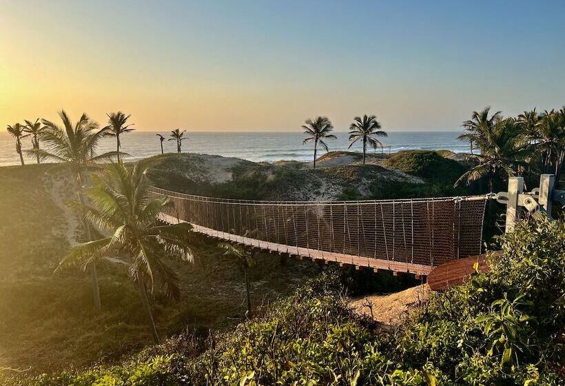 Отель Travessia Beach Lodge