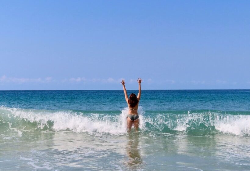 Отель Travessia Beach Lodge