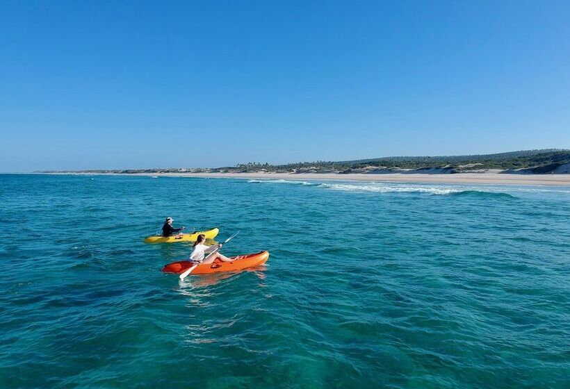 Отель Travessia Beach Lodge