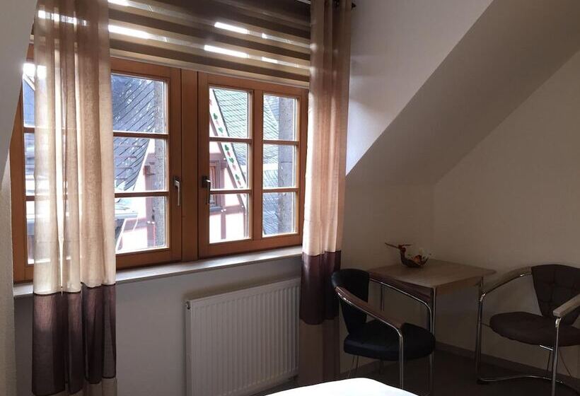 ホテル Zur Dorfschänke