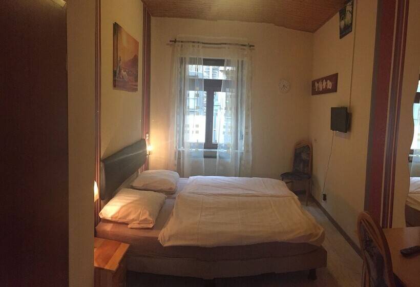 ホテル Zur Dorfschänke