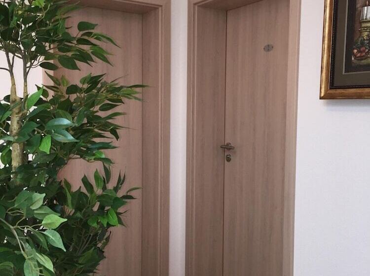 ホテル Zur Dorfschänke