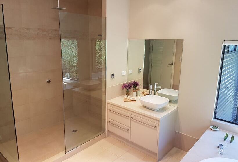 Jarrah Grove Forest Retreat   Adults Only