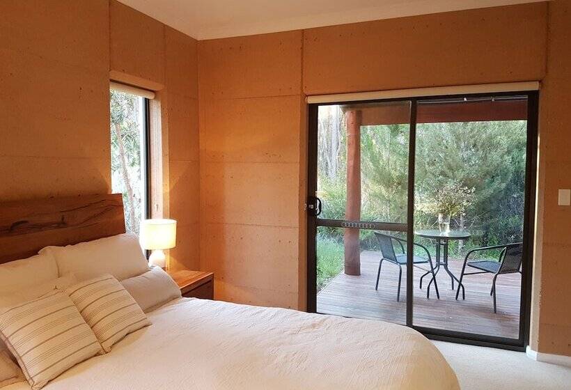 Jarrah Grove Forest Retreat   Adults Only