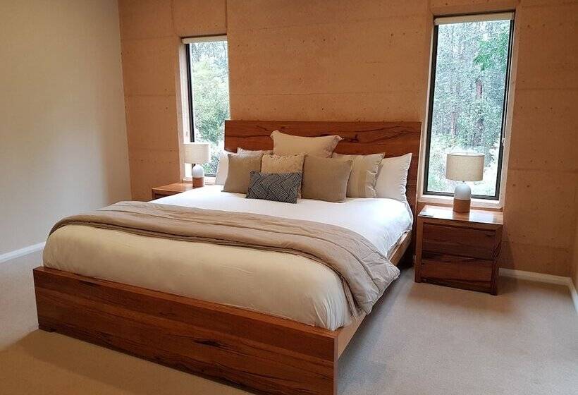 Jarrah Grove Forest Retreat   Adults Only
