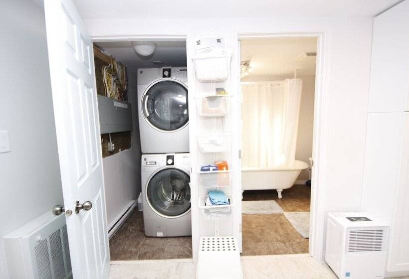 Lakefront Cottage In Manitou Beach