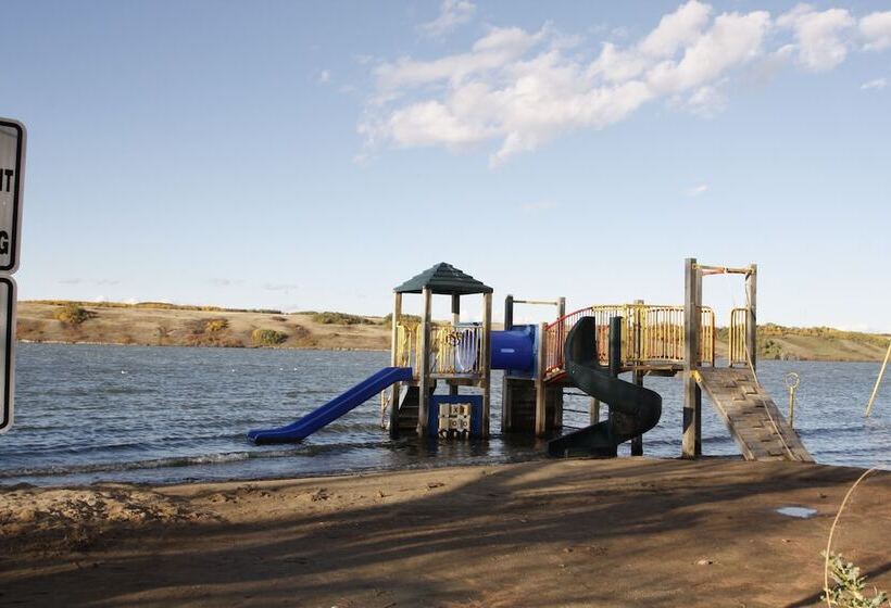 Lakefront Cottage In Manitou Beach