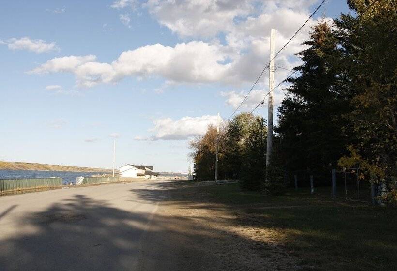 Lakefront Cottage In Manitou Beach