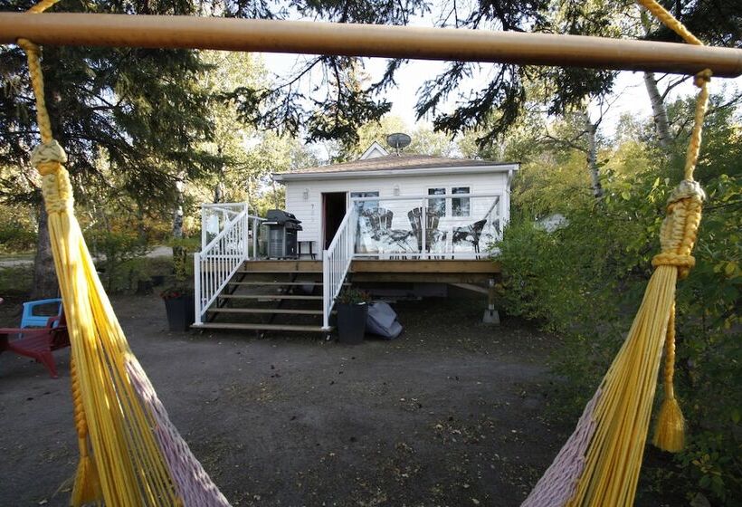 Lakefront Cottage In Manitou Beach