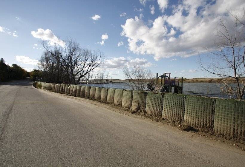 Lakefront Cottage In Manitou Beach