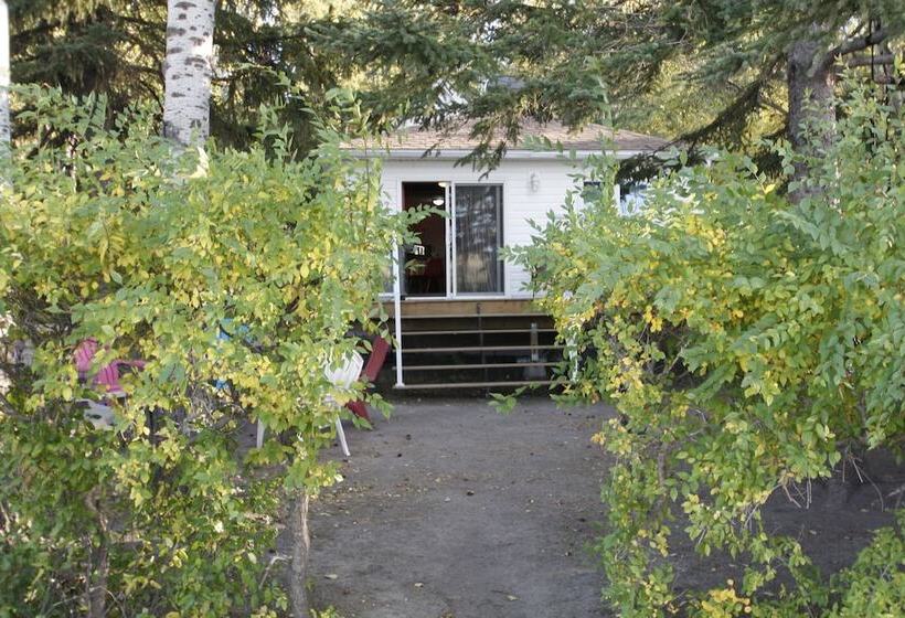 Lakefront Cottage In Manitou Beach