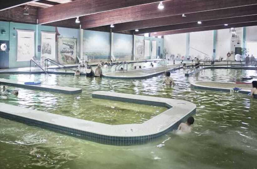 Lakefront Cottage In Manitou Beach