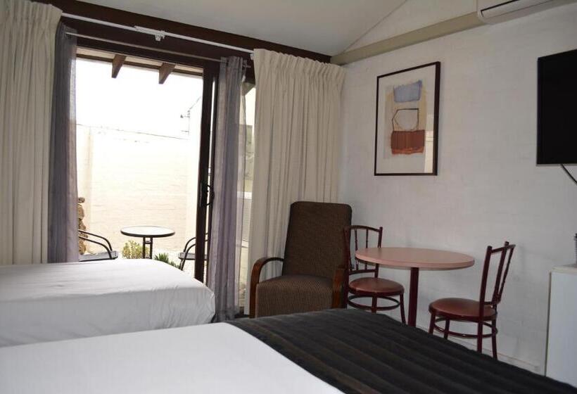 모텔 The Apple Inn