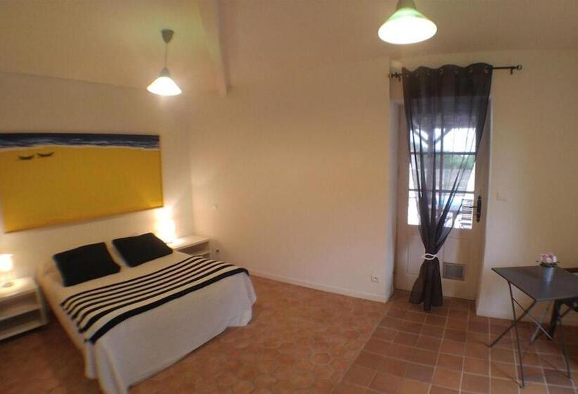 بنسيون Chateau De Mazelieres