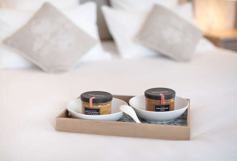 بنسيون Château De Montabert