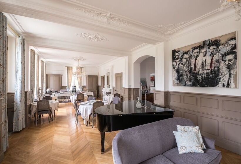 بنسيون Château De Montabert