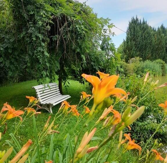 بنسيون Domaine De Lardoisière