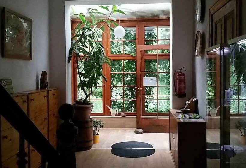 ペンション Haus Tonart