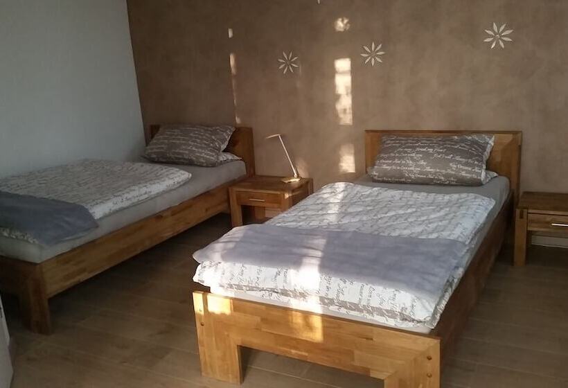 ペンション Haus Tonart