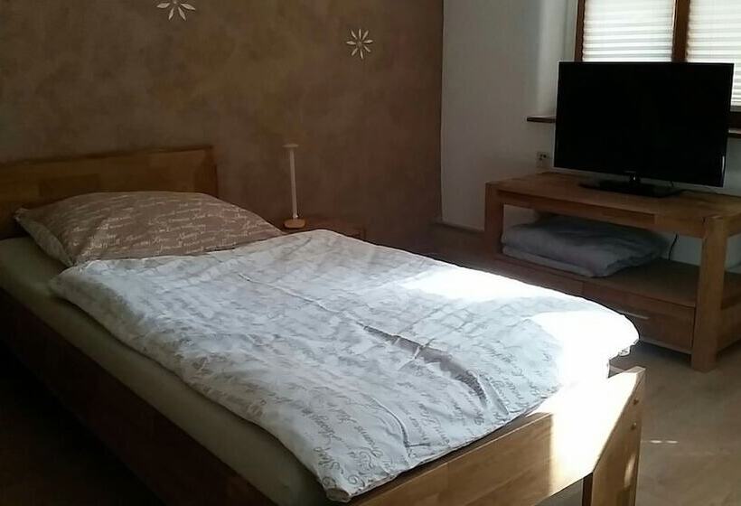 ペンション Haus Tonart