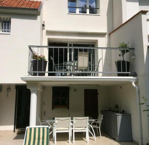 פנסיון La Mansarde