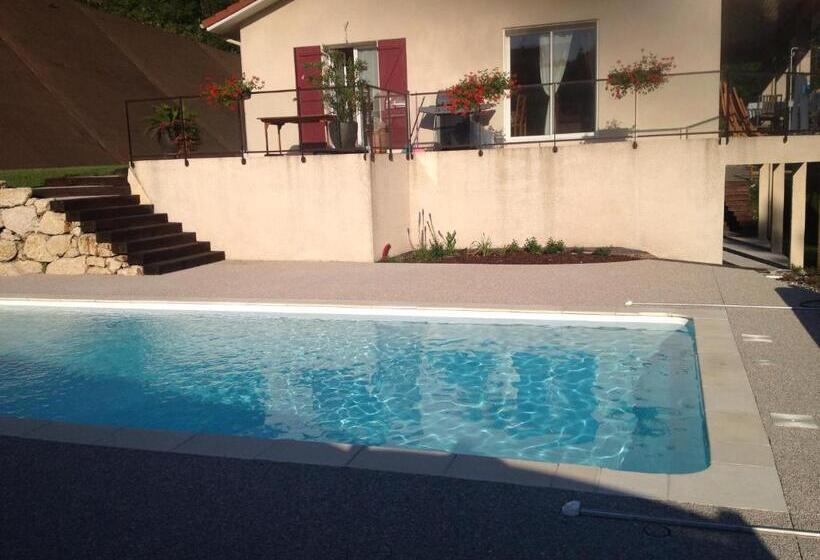 بنسيون Le Mas De Servant Roulottes Et Chambres D Hôtes