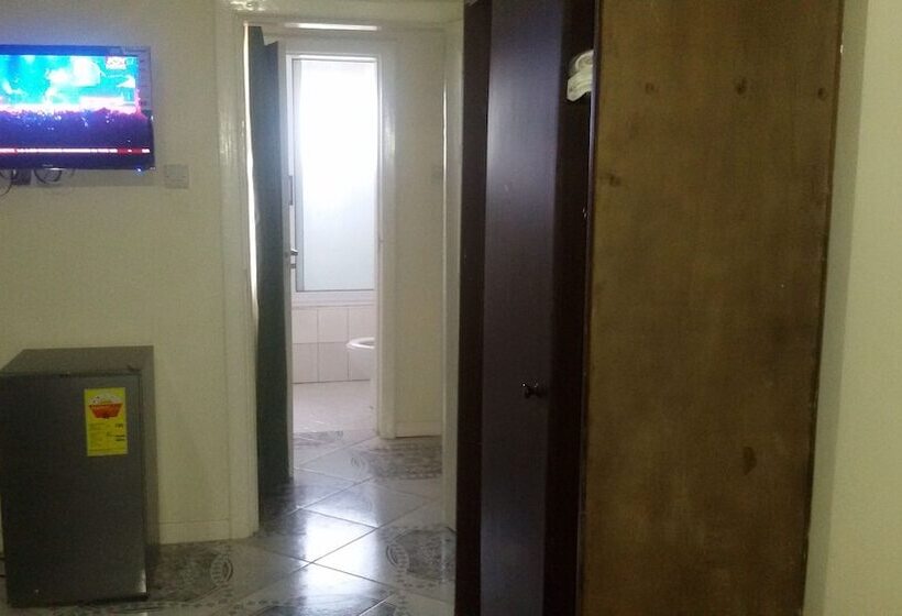 פנסיון Royal Triangle Guest House