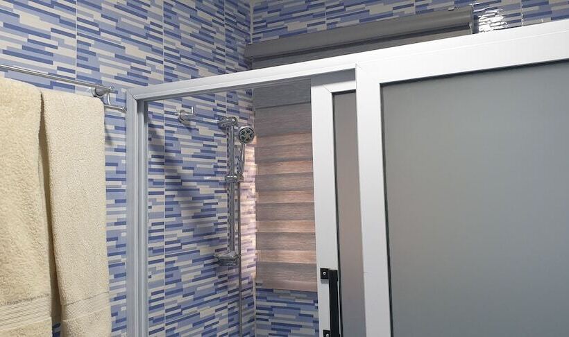 פנסיון Royal Triangle Guest House