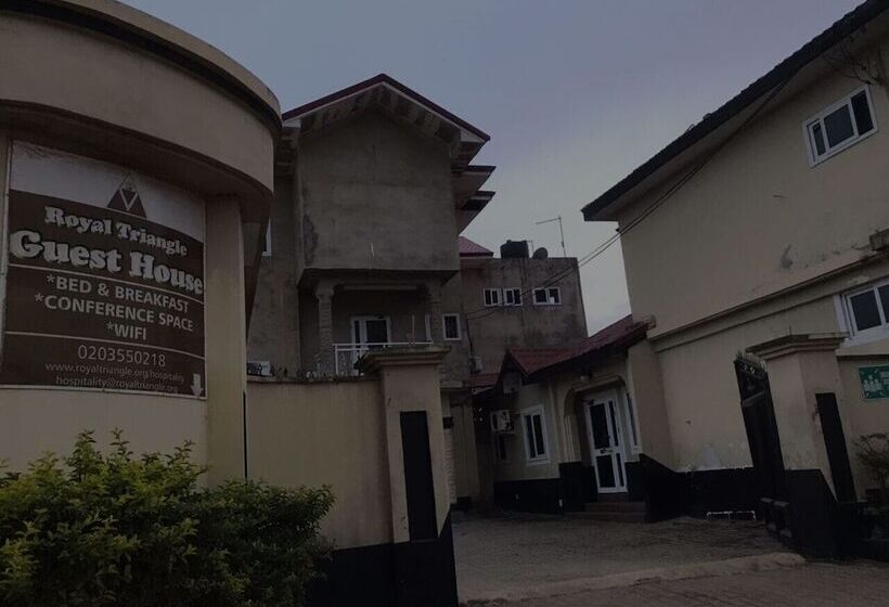 פנסיון Royal Triangle Guest House