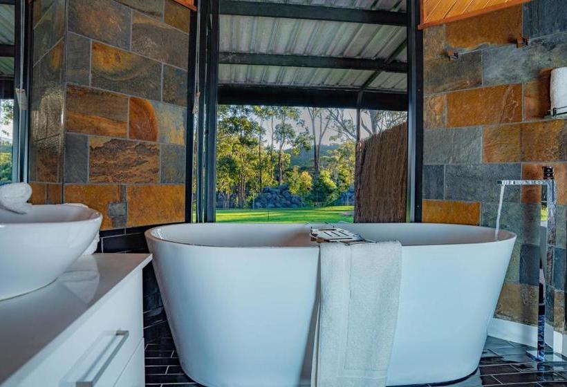 פנסיון Waterfall Springs Retreat & Wildlife Sanctuary