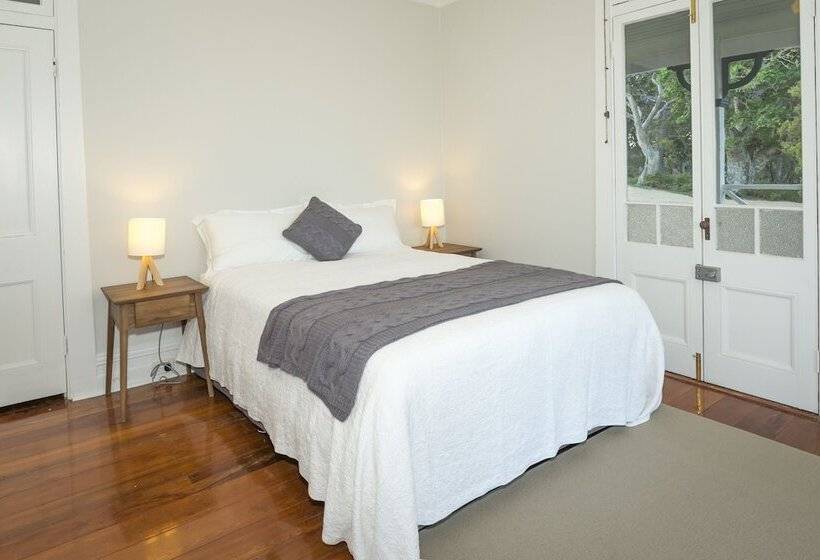 Royal National Park Cottages