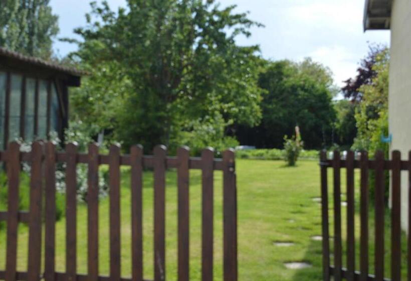 민박 Au Passage Des Grues