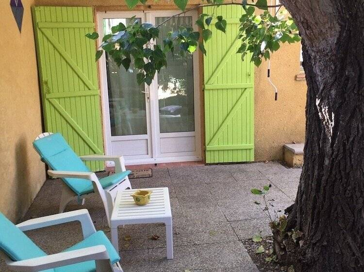 مبيت وإفطار Chambre D Hotes Les Alicantes