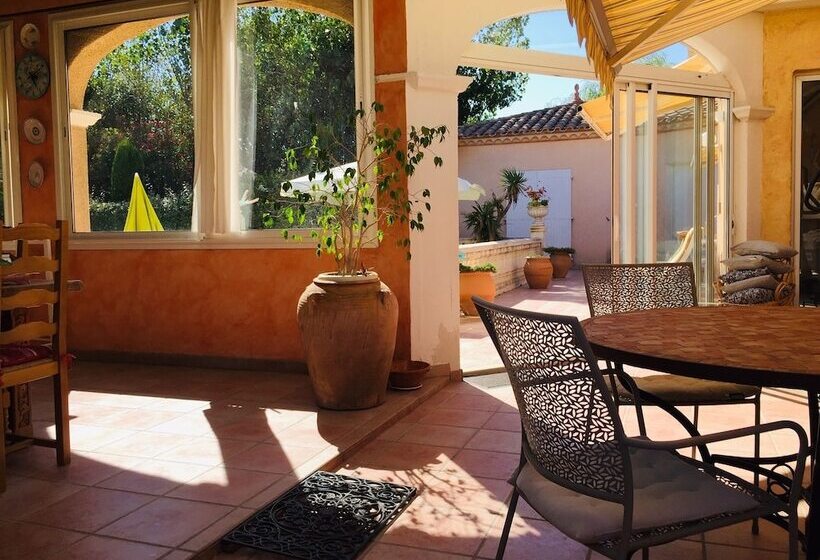 مبيت وإفطار Chambre D Hotes Les Alicantes