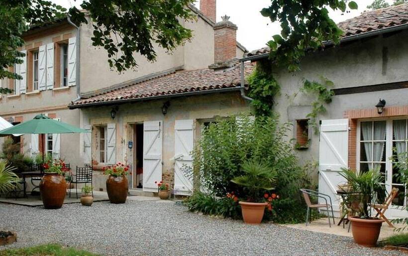 ベッドアンドブレックファースト Chambres D Hôtes Les Douves