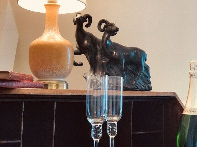 צימר Château D Auteuil