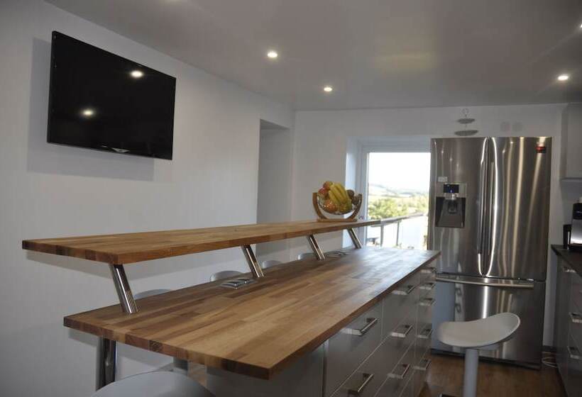 住宿加早餐  Pension Schwedenkreuz