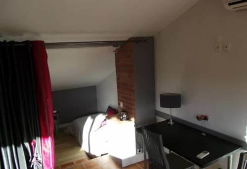 مبيت وإفطار Terre De Garance