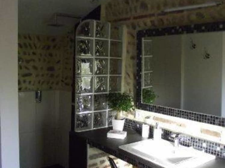 مبيت وإفطار Terre De Garance