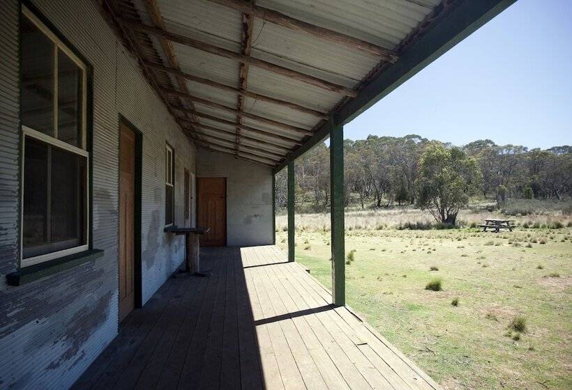 Brackens Hut